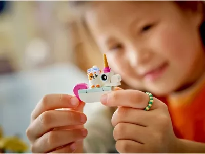 Lodra Lego për fëmijë Friends Unicorn and Flamingo Pool Party