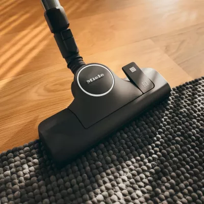 Kasë fshesë Miele Boost CX1 Cat&Dog, pa qese, 890W, e zezë