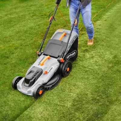 kositëse bari elektrike VONHAUS 3500359 1800W, gjerësi prerjeje 43 cm, thes 52 L, kabllo 12 m, mulching, gri/zezë me portokalli