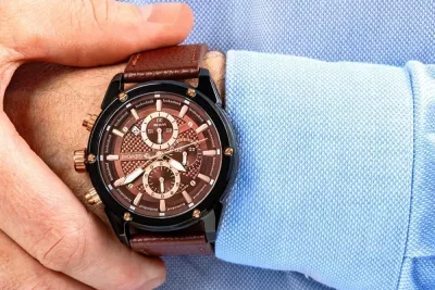 Orë dore Giewont GW8810-A3 Chronograph kuarc qelq safiri 45 mm rrip lëkure, kafe/zezë