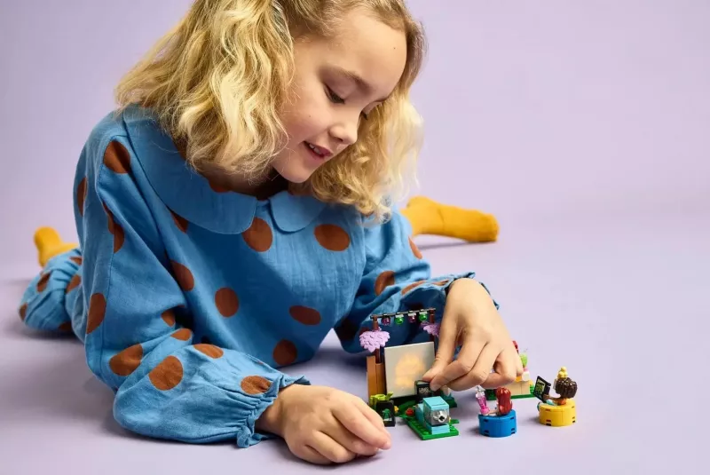 Set lodrash LEGO Friends 42642 Friendship Movie Night, 154 pjesë, me 2 minifigura