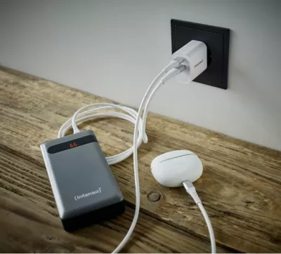 Karikues INTENSO W30AC 30W me USB-C + USB-A, i bardhë