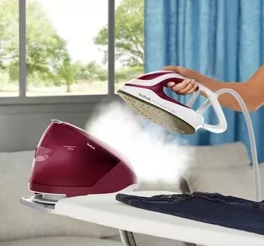 Hekur për hekursoje Tefal GV9220, i kuq / i bardhë 