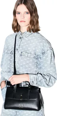 Çantë krahu për femra Armani Exchange XW003055 AF28605, e zezë