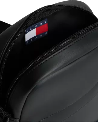 Çantë krahu për meshkuj Tommy Hilfiger TJM Daily PU Reporter AM0AM14608, e zezë