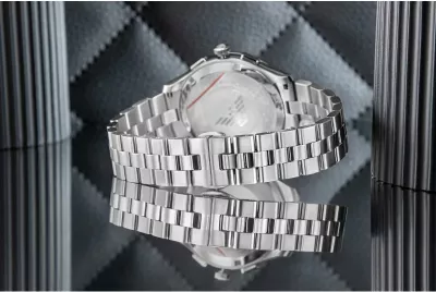 Orë dore meshkuj Emporio Armani Dario AR11691, e zezë/argjendtë, me kuti