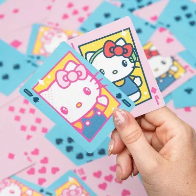 Letra loje Paladone Hello Kitty, 52+2 Joker (54 copë), me kuti ruajtëse, blu