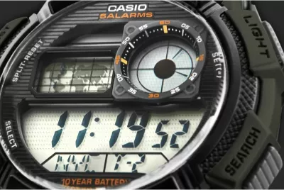 Orë dore për meshkuj Casio, e zezë