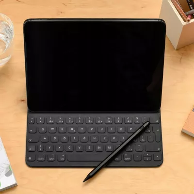 Stylus Adonit Fixed Graphite për Apple iPad, 20h bateri, USB-C, montim magnetik, 2 maja ndërruese, i zi