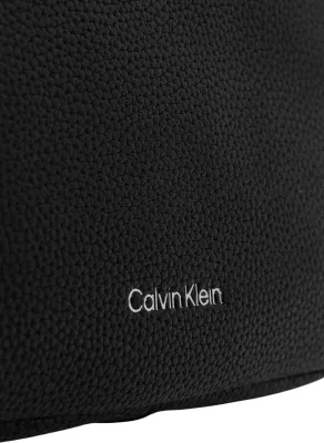 Çantë crossbody për femra Calvin Klein Webbing 2X Strap Camera Bag LV04F3656G, e zezë