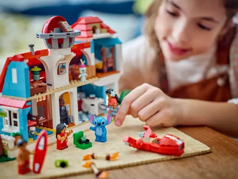 Set LEGO Disney Lilo and Stitch Beach House, 43268