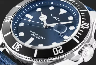 Orë dore për meshkuj Timex, e zezë