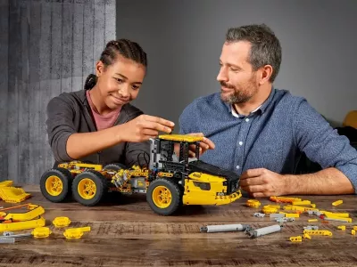 Set LEGO Technic Volvo 6x6 Articulated Hauler 42114, Verdhë