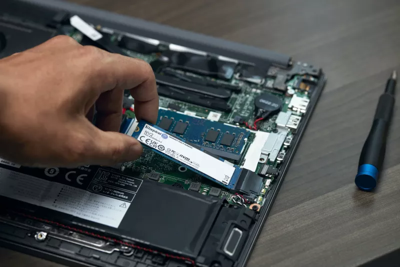 SSD Kingston NV2 PCIe 4.0 NVMe, 2 TB, M.2, 3500 MB/s