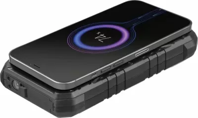 Powerbank Sandberg Survivor 420-91 10000mAh PD 20W me karikim pa kabllo 15W IP66, e zezë, set me kabllo USB-C dhe rrip