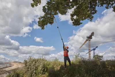 Sharrë zinxhiri teleskopike pa kabllo Dewalt DCMPS567P1 18V 5.0Ah rreze 3-4.5 m set me 1 bateri + karikues