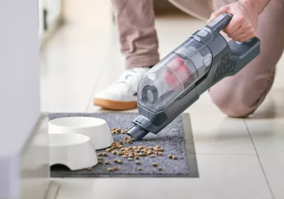 Fshesë me korrent 2-në-1 Black&Decker BHFEA520J, 18V, bateri e integruar 2Ah, 500ml, e zezë