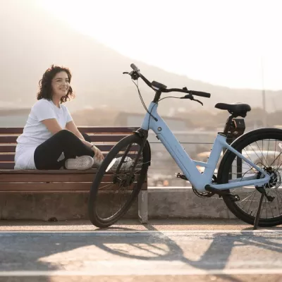 Bicikletë elektrike Urtopia Carbon 1 ST Step-Thru, M (155–185 cm), 250W, autonomi deri 130 km, Blu