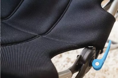 Karrige/kokpit simulimi garash Playseat Challenge X Logitech G Edition, e palosshme, e zezë