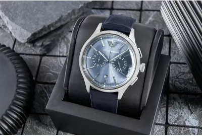 Orë dore meshkujsh Emporio Armani Dario AR11747, e kaltër me kuti