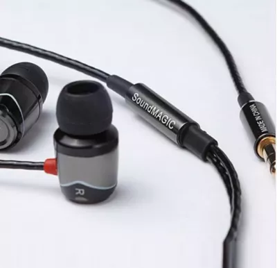 Kufje in-ear SoundMagic E10C, jack 3.5 mm, me mikrofon dhe kontroll volumit, zezë
