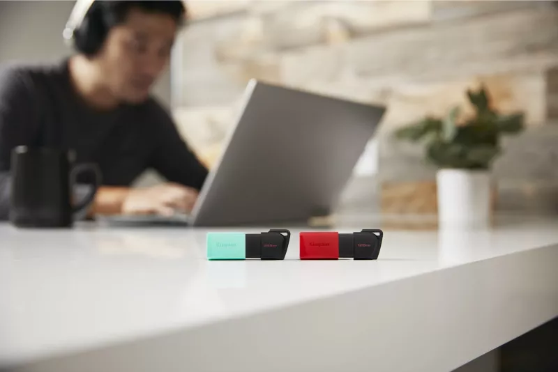 USB Kingston DataTraveler Exodia M, 128GB, USB3.2, zi + kuqe