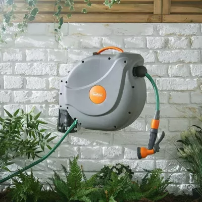 mbajtës zorre muri VonHaus 2500013, 30m, rrotullim automatik, pistoletë spërkatëse 8-funksione, rrotullim 180°, gri/jeshile