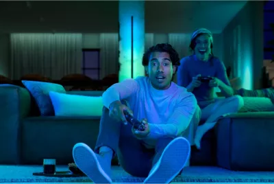 Llambë smart Philips Hue 915005987201, LED, 2550 lm, 25000 orë, e zezë