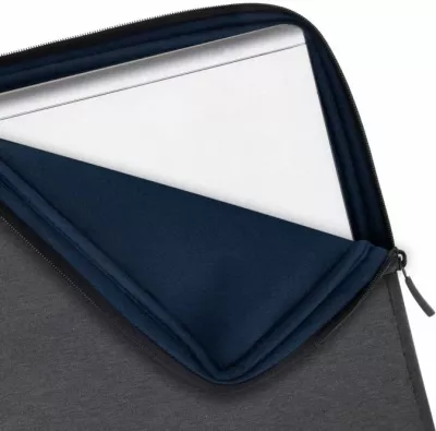 sleeve për laptop RivaCase 7707 deri 17.3", RPET polyester rezistent në ujë, e zezë