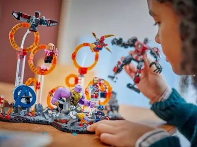 Set LEGO Marvel 76323 Avengers Endgame Final Battle, 621 pjesë