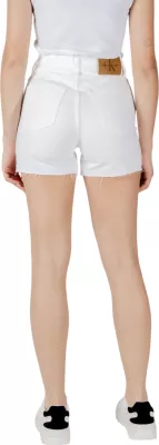 Shorce për femra Calvin Klein Jeans MOM J20J225153, të bardha [Madhësia: W25]