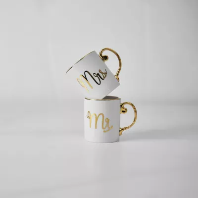 Filxhan Mrs Love, porcelan New Bone China, i bardhë me detaje të arta, 8x8x9cm