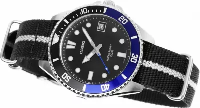 Orë dore për meshkuj Casio, e zezë