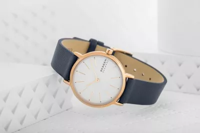 Orë dore për femra Skagen, rozë gold me rrip blu