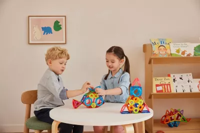 Set blloqe magnetike Magformers Challenger 30 elemente, shumëngjyrëshe