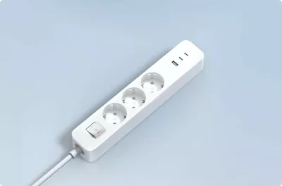 Zgjatues rryme Xiaomi XMCXB01EU 20W, 3 priza, 2x USB-C + 1x USB-A, kabllo 1.4 m, i bardhë