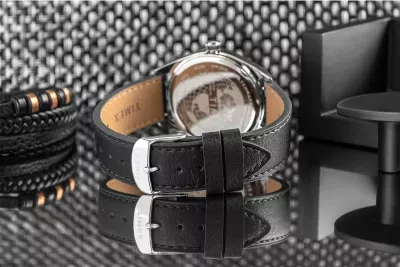 Orë dore për meshkuj Timex, e zezë