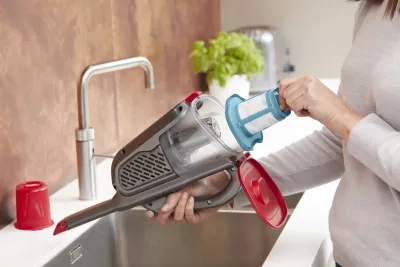 Fshesë portative Black&Decker, gri-kuqe