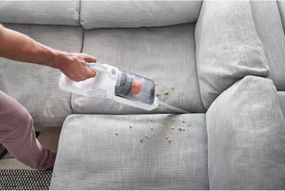 Fshesë me korrent 2-në-1 Black&Decker BHFEA515J 18V, bateri e integrume 1.5Ah, enë 500 ml, set me grykë të ngushtë dhe karikues