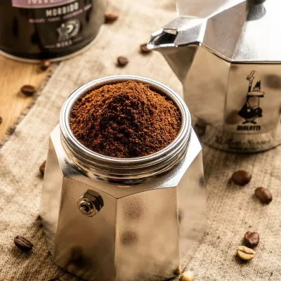 Aparat kafeje BIALETTI MOKA EXPRESS 18TZ 900 ml argjendtë