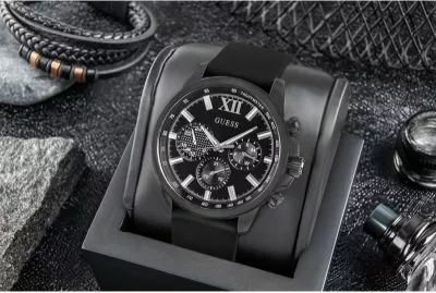 Orë dore meshkuj Guess Walker GW0913G3, e zezë, set me kuti