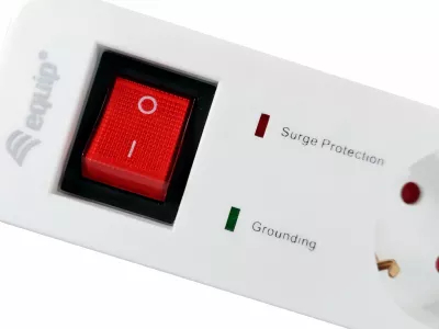 Shtrirës rryme EQUIP 245554, 5 dalje, 2 USB, 1.8m, bardhë