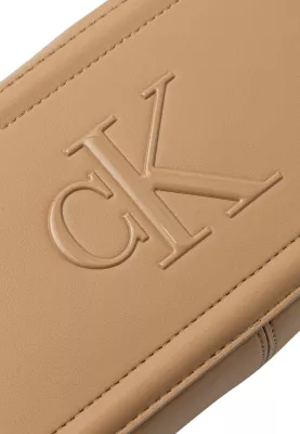 Çantë crossbody Calvin Klein BOLD CK Camera Bag LV04F3220G për femra, bezhë