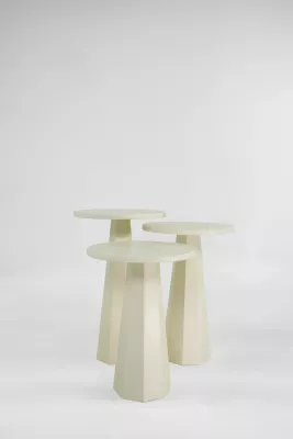 Set tavolinash anësore Skye Decor, Lilyum (57 + 52 + 47), krem