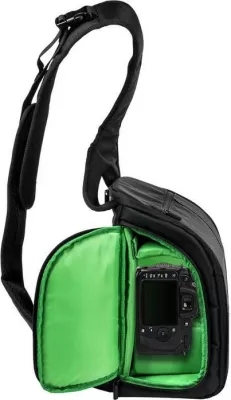 Çantë krahu RIVACASE Green Mantis 8 ndarje, e zezë