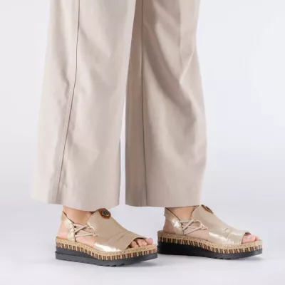 Sandale wedge për femra Rieker V7972-60, të arta
