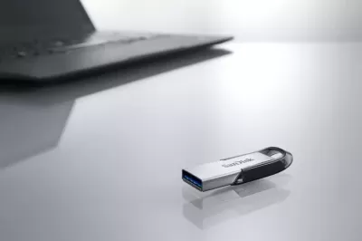 Memorje USB SANDISK Ultra Flair SDCZ73-064G-G46 64GB USB-A 3.0, e zezë