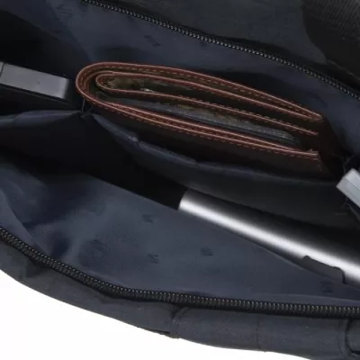çantë laptopi RivaCase 8335 për 15.6\", e zezë